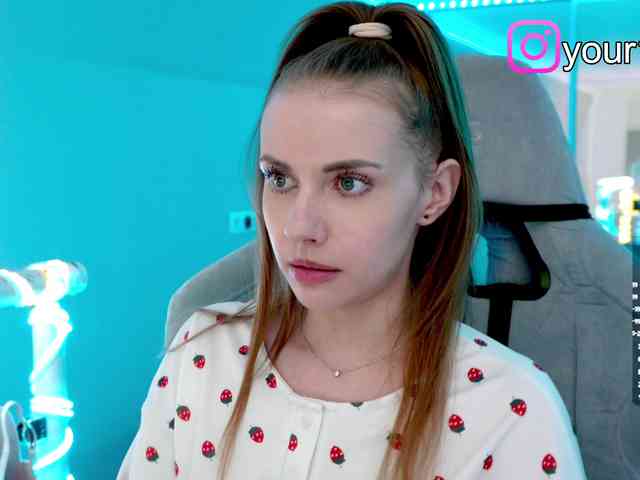 VikkiExtraCheese webcam