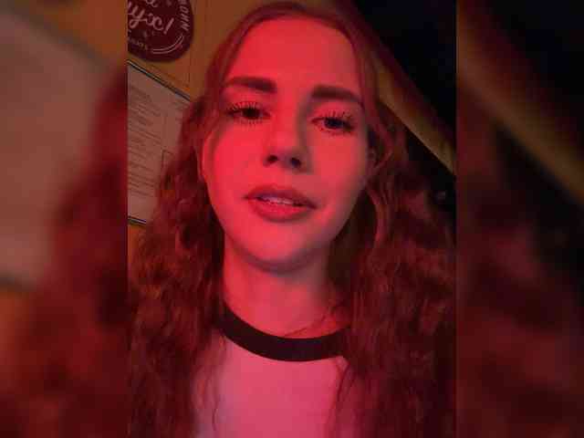 VikkiExtraCheese webcam