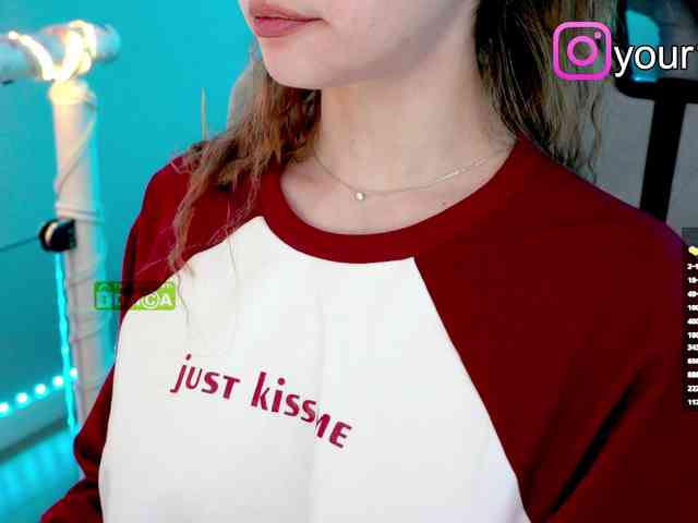 VikkiExtraCheese webcam