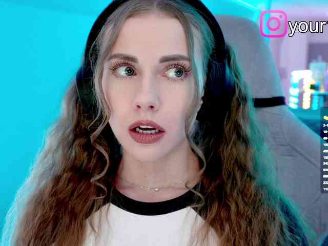 VikkiExtraCheese webcam