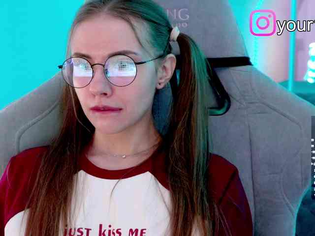 VikkiExtraCheese webcam