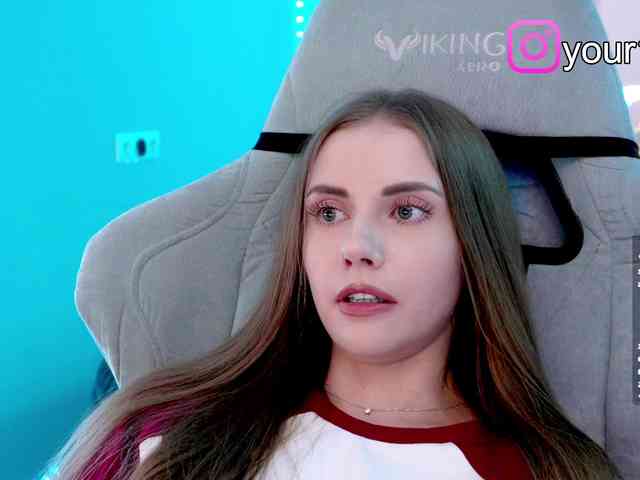 VikkiExtraCheese webcam