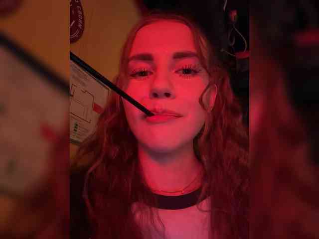 VikkiExtraCheese webcam