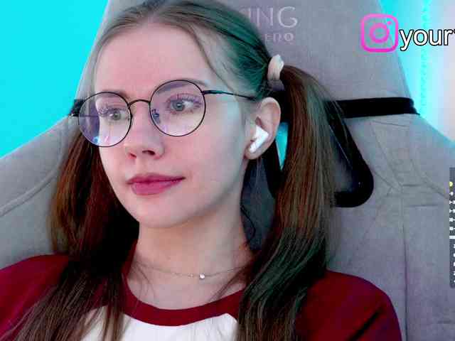 VikkiExtraCheese webcam