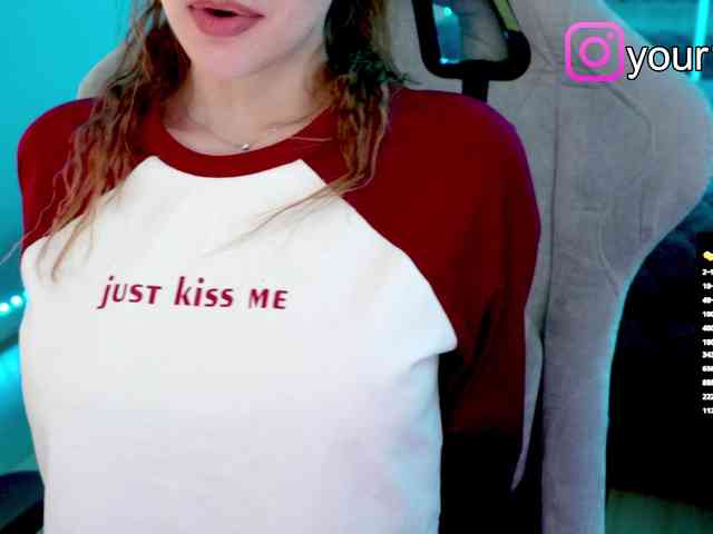 VikkiExtraCheese webcam