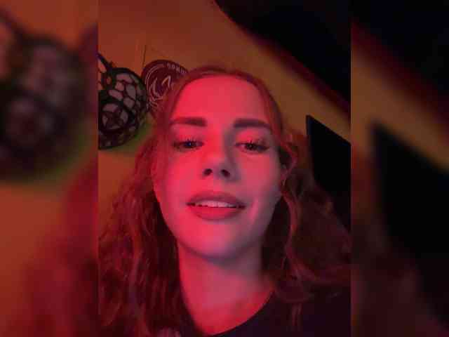 VikkiExtraCheese webcam