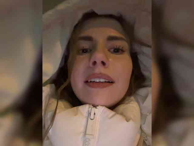 VikkiExtraCheese webcam