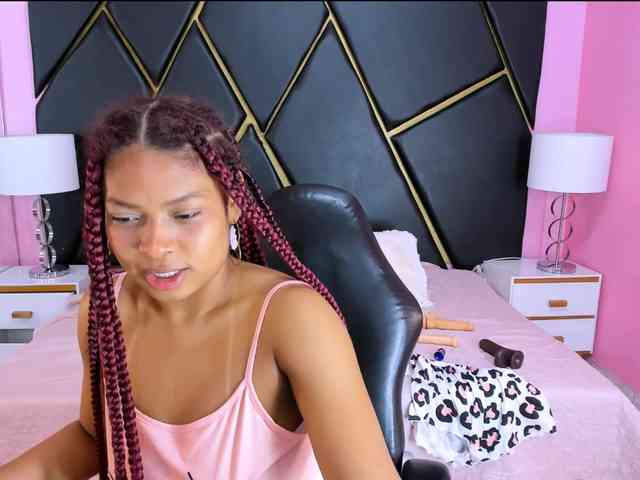 NaomiSmiths webcam