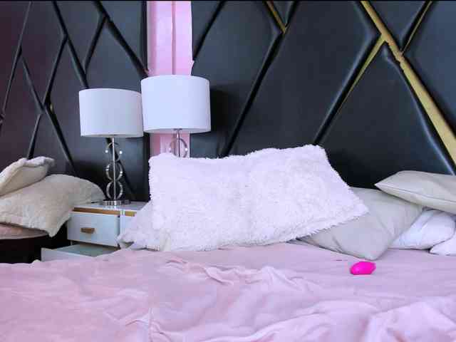 NaomiSmiths webcam