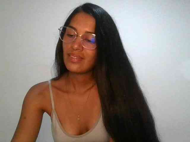 JuanaBrunette webcam