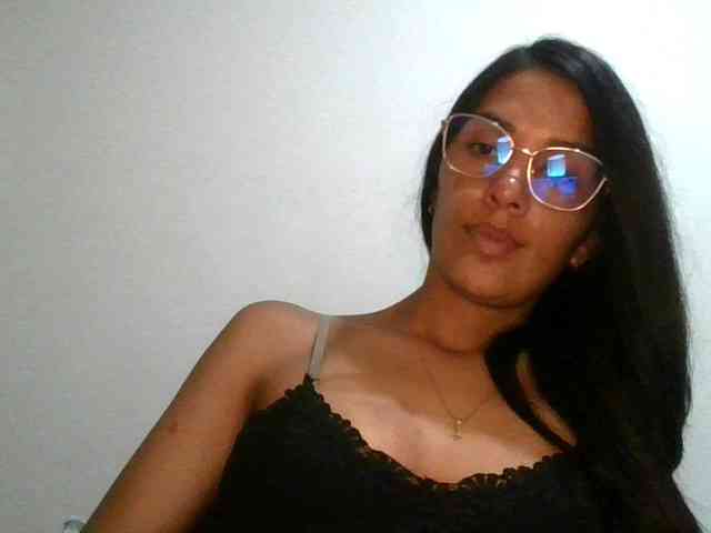 JuanaBrunette webcam