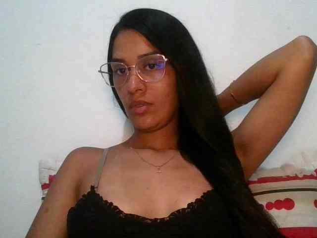 JuanaBrunette webcam