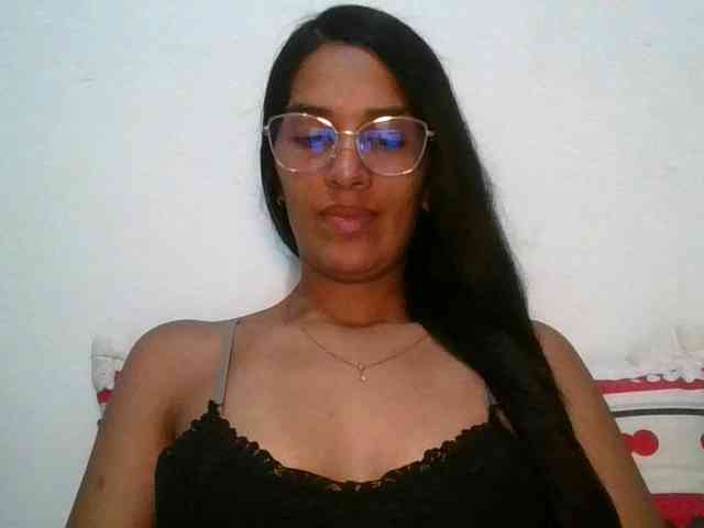 JuanaBrunette webcam