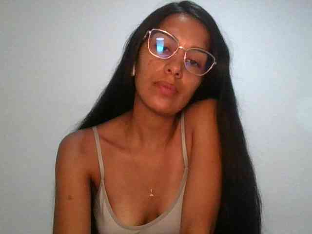 JuanaBrunette webcam