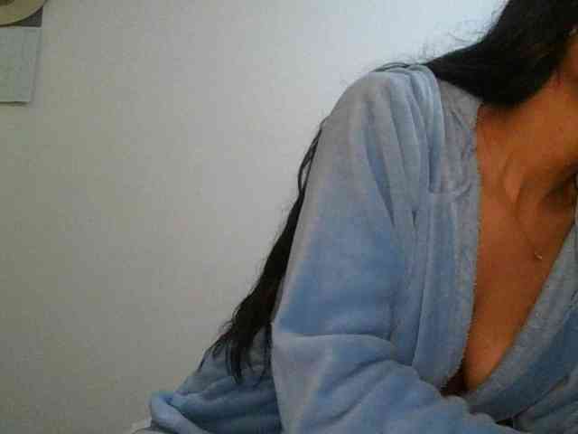 JuanaBrunette webcam