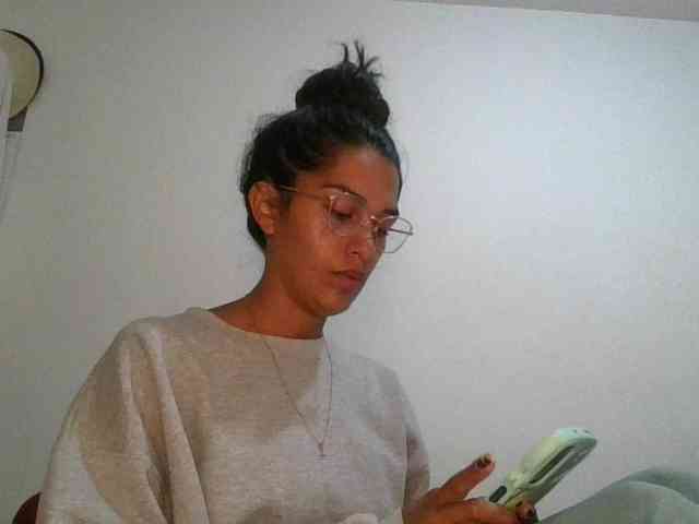 JuanaBrunette webcam