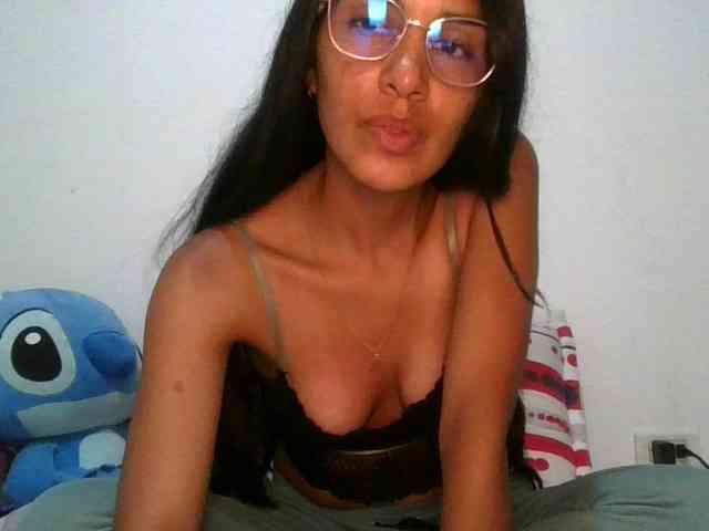 JuanaBrunette webcam