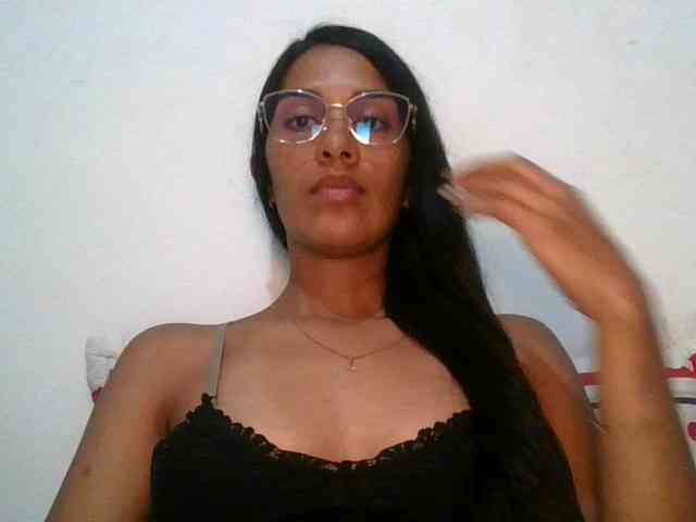 JuanaBrunette webcam