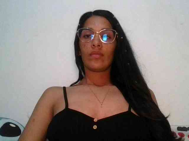 JuanaBrunette