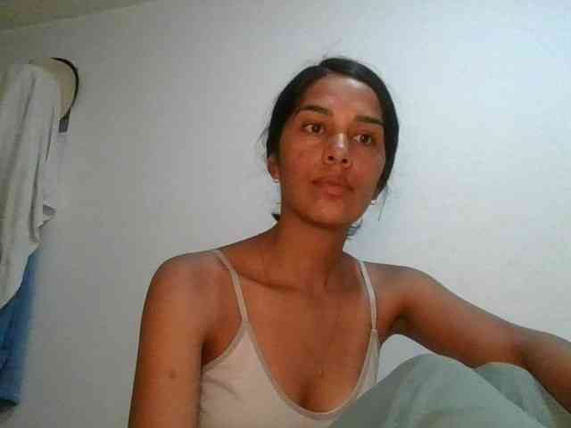 JuanaBrunette webcam