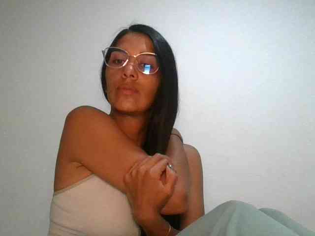 JuanaBrunette webcam