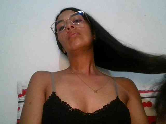 JuanaBrunette webcam