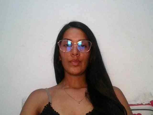 JuanaBrunette webcam