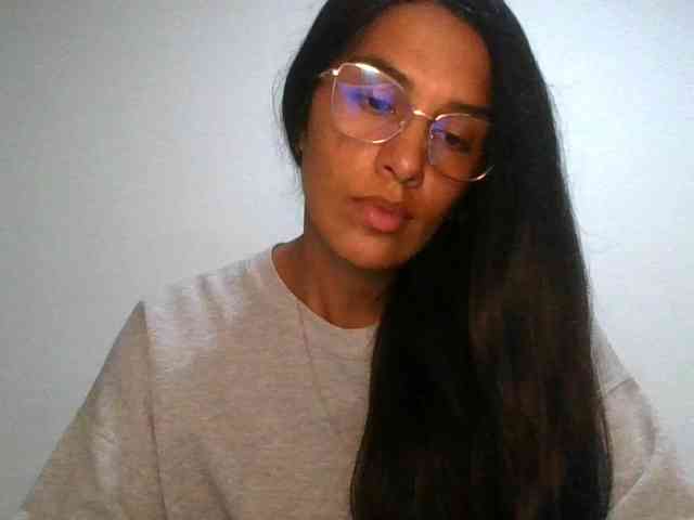 JuanaBrunette webcam