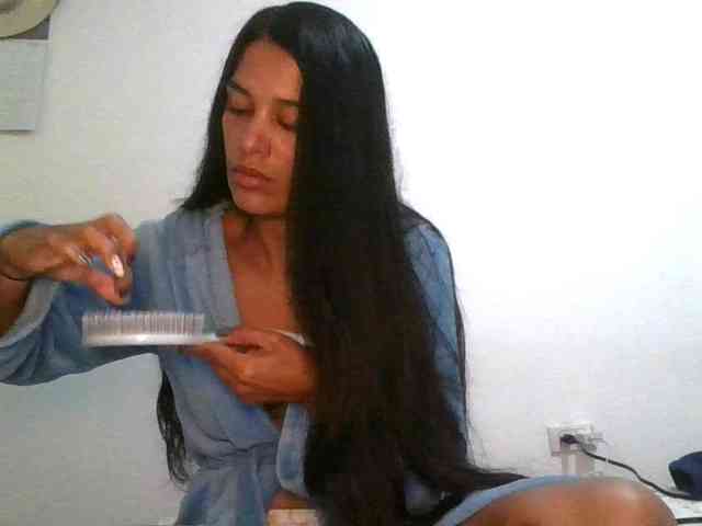 JuanaBrunette webcam