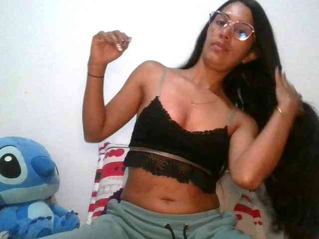 JuanaBrunette webcam