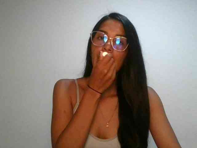 JuanaBrunette webcam