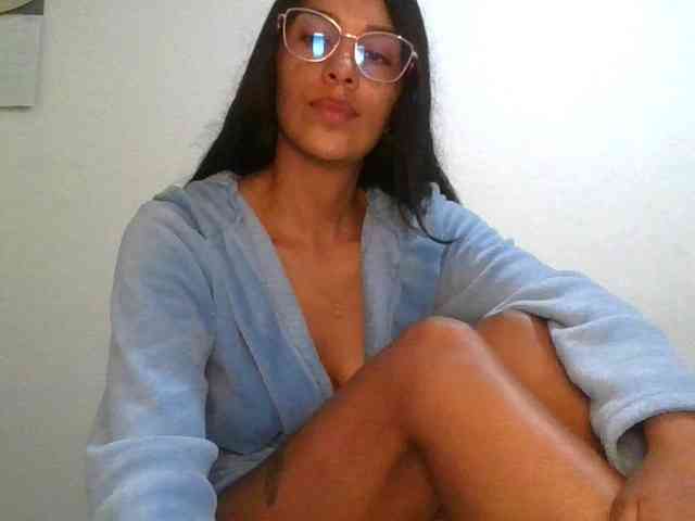 JuanaBrunette webcam