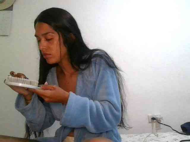 JuanaBrunette webcam