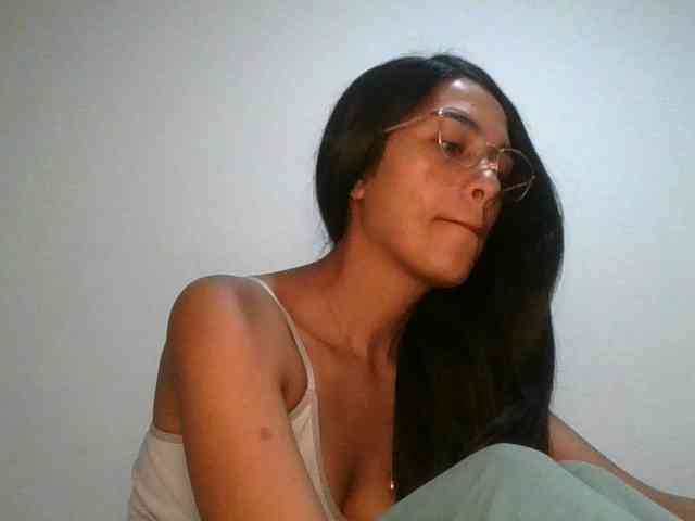 JuanaBrunette webcam