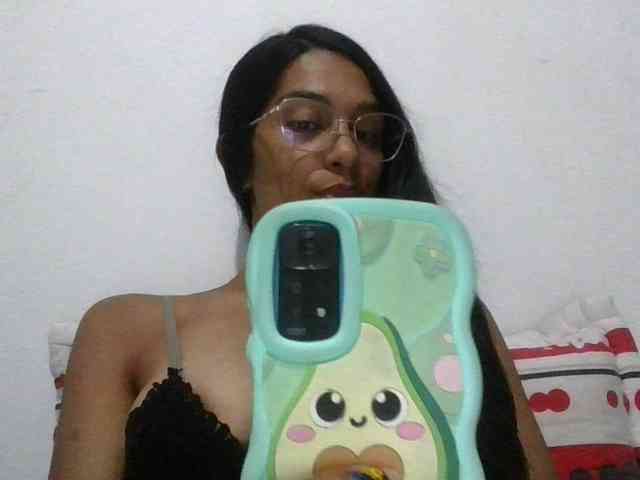 JuanaBrunette webcam