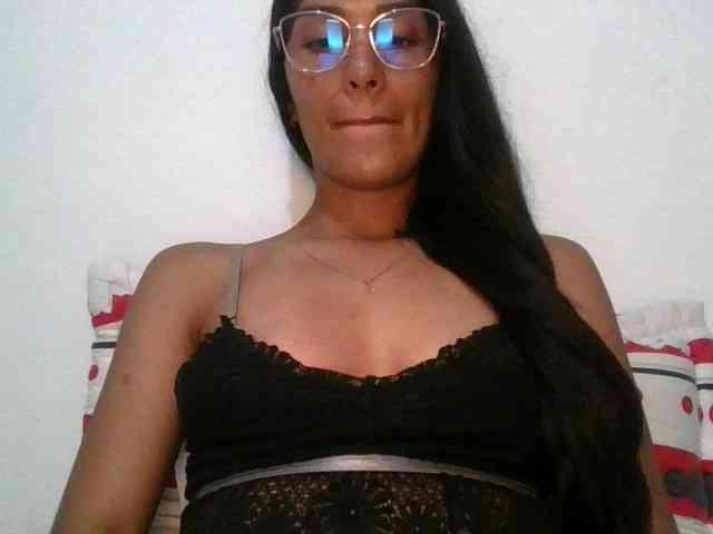 JuanaBrunette webcam