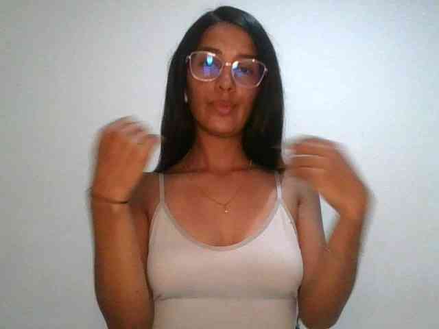 JuanaBrunette webcam