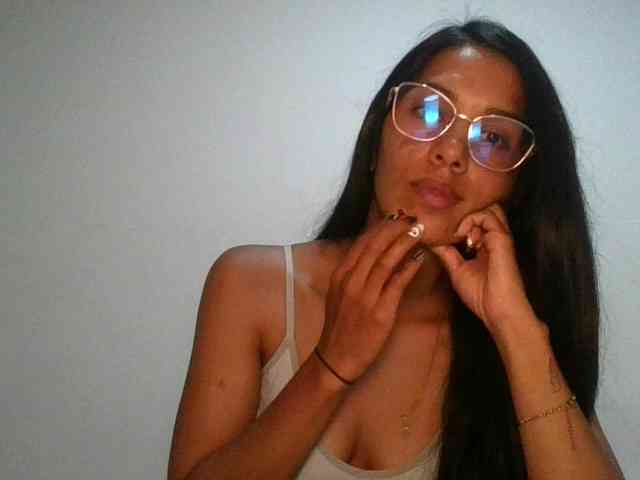 JuanaBrunette webcam