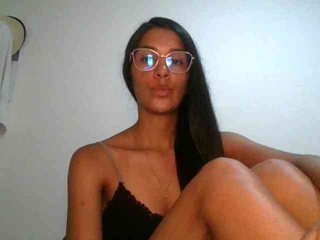 JuanaBrunette webcam