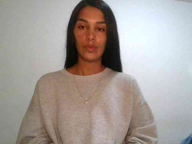 JuanaBrunette webcam