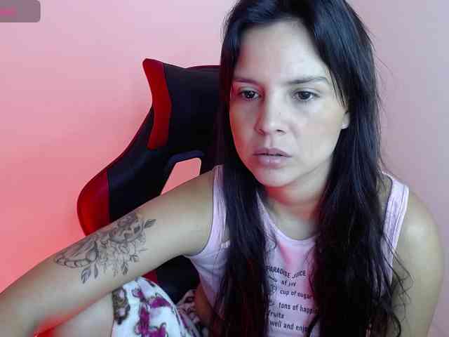 MiaRobinn webcam