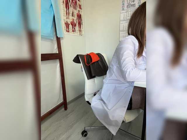 Entra en el chat con el modelo DokTor_Ada DokTor_Ada