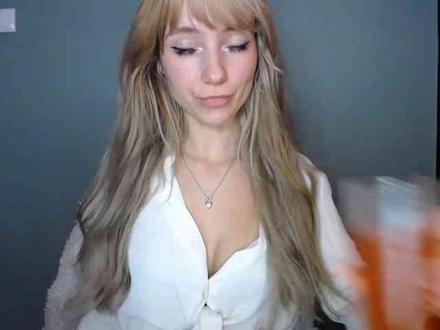 LuciaLovely webcam