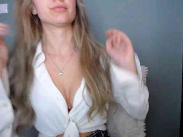 LuciaLovely webcam
