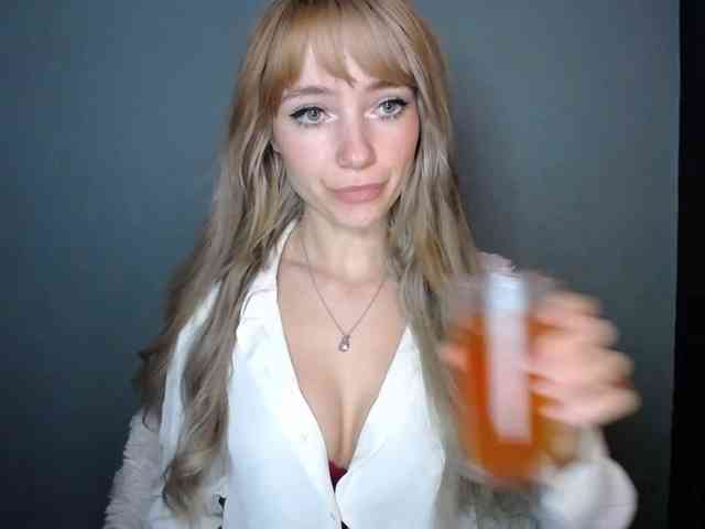 LuciaLovely webcam