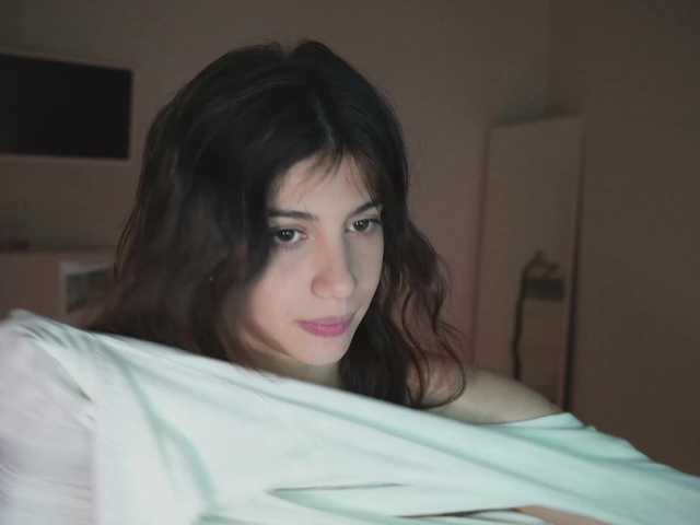 Entrez le videochat erotique avec le
modèle -Madi- -Madi-