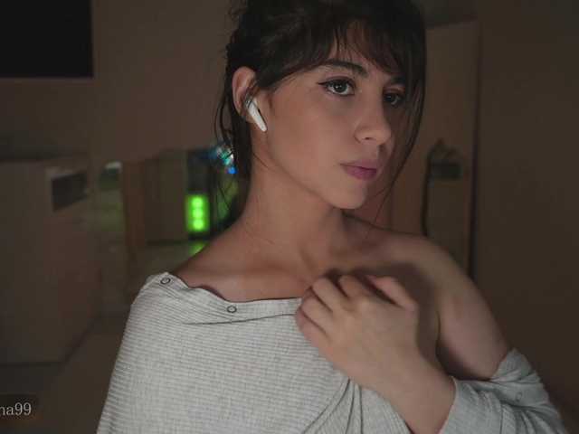 Entra en el chat con el modelo -Madi- -Madi-