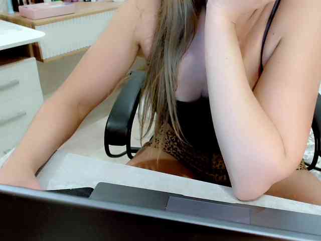 JuicyGloss webcam