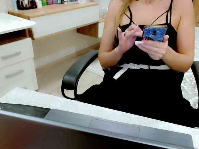 JuicyGloss webcam