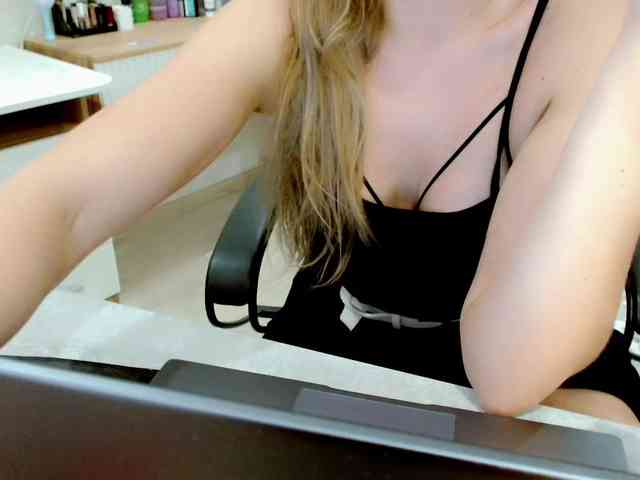 JuicyGloss webcam